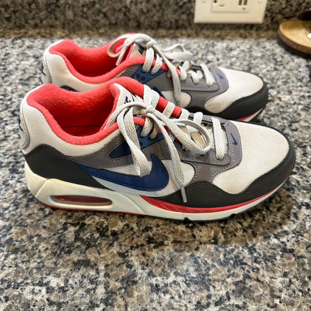 Nike Air Max Correlate. Size 8.